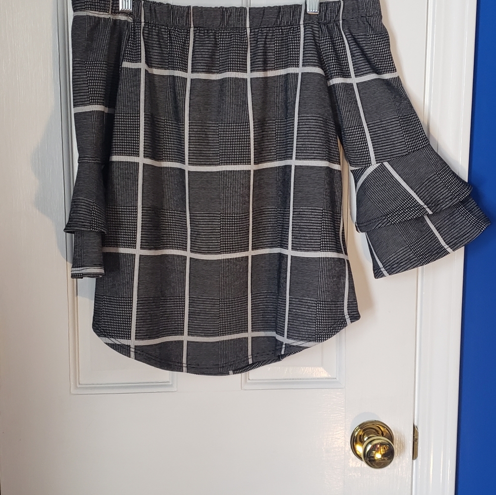 Off the Shoulder Envy